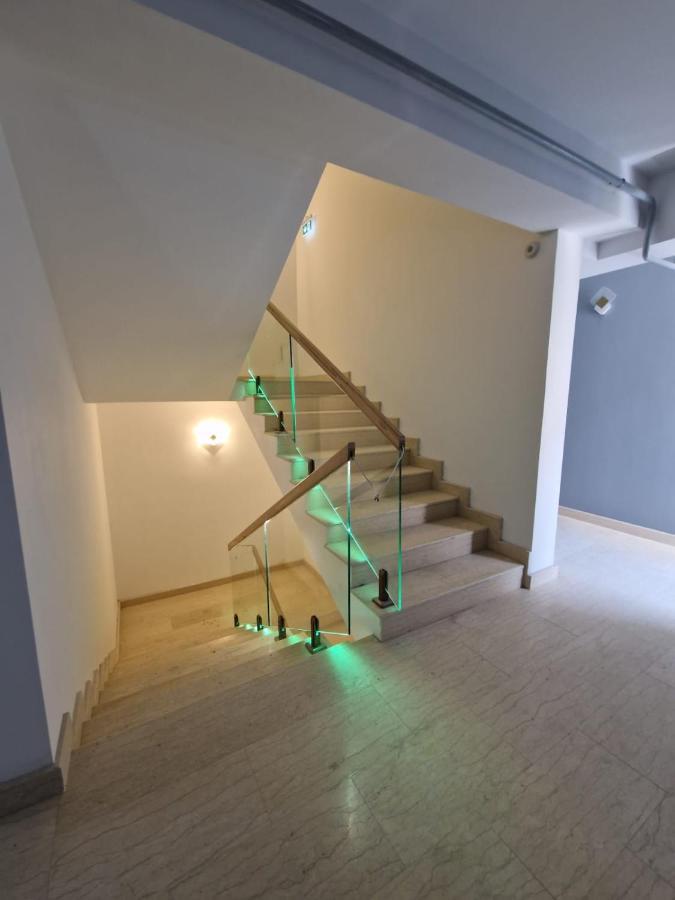Apart Hotel Fusion Tower Iasi Bagian luar foto
