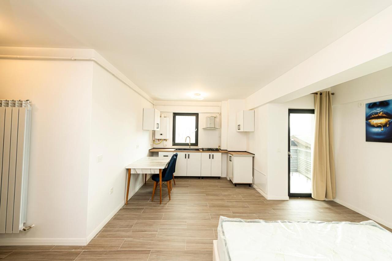 Apart Hotel Fusion Tower Iasi Bagian luar foto