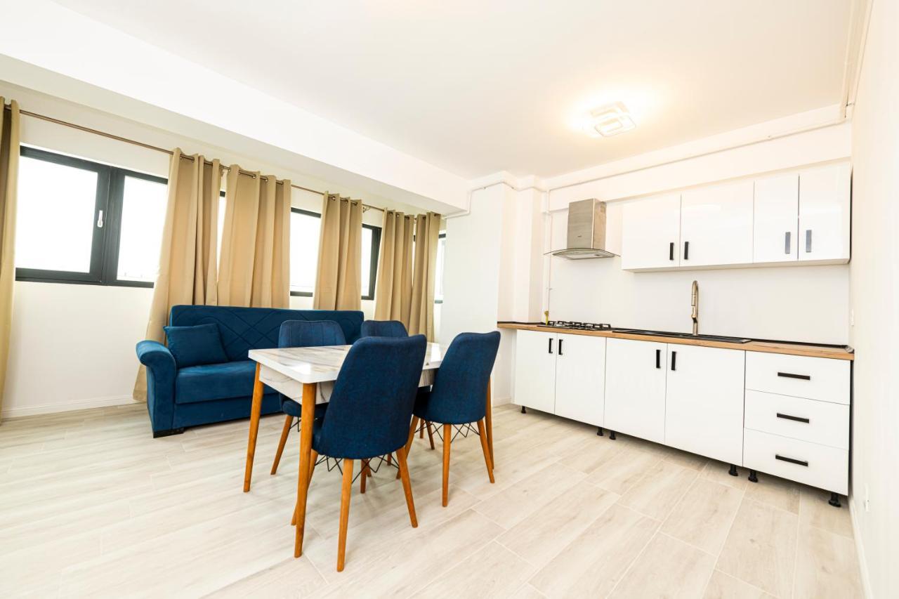 Apart Hotel Fusion Tower Iasi Bagian luar foto