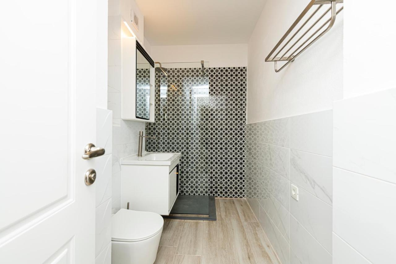 Apart Hotel Fusion Tower Iasi Bagian luar foto