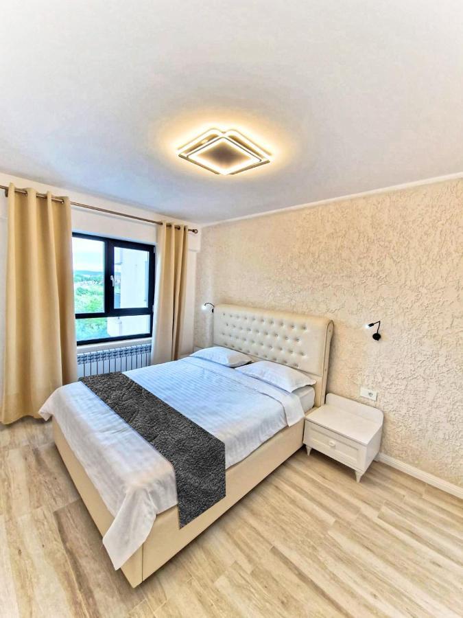 Apart Hotel Fusion Tower Iasi Bagian luar foto