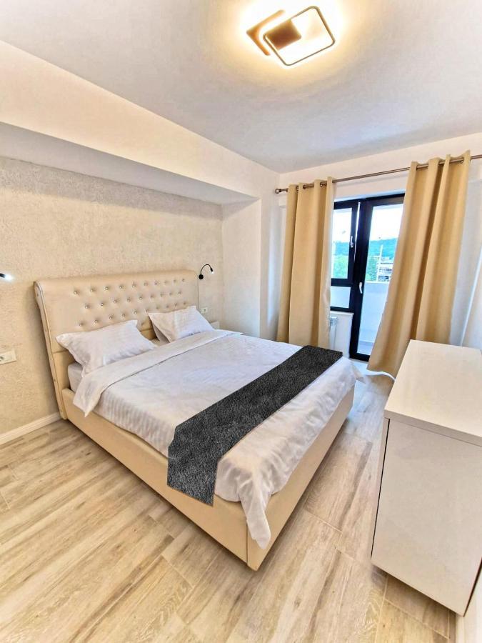 Apart Hotel Fusion Tower Iasi Bagian luar foto