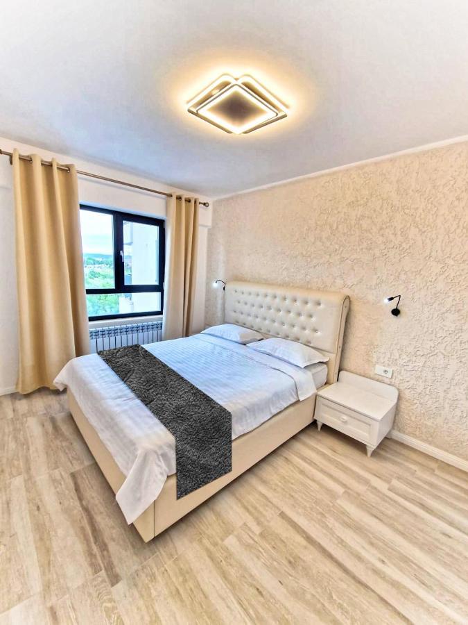 Apart Hotel Fusion Tower Iasi Bagian luar foto